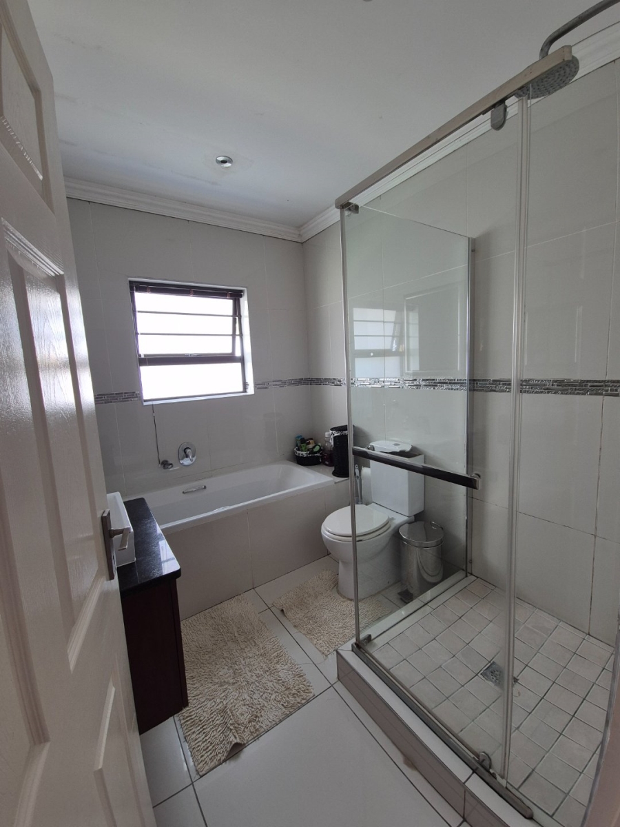 3 Bedroom Property for Sale in Weybridge Park Eastern Cape